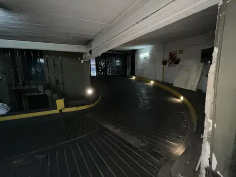 Cochera en Barrio Norte