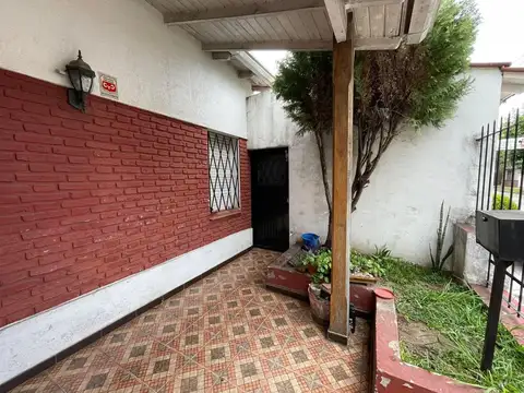 Chutro, Pedro Dr 700