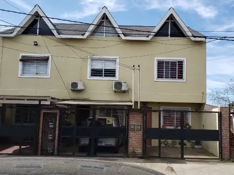 Duplex 4 Ambientes Con Cochera, Patio Y Parrilla En Venta En Jose C. Paz - Posibilidad De Financiacion