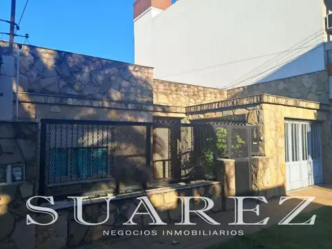 CASA  4 AMB EN VENTA CON TERRENO AMPLIO SAN MIGUEL