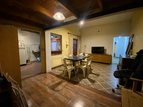 Depto Tipo Casa 4 ambientes con 2 baños