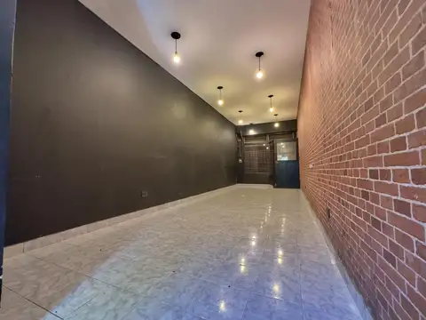 Local en Alquiler en Jose Leon Suarez, $ 450.000