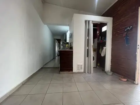 Depto Tipo Casa en Venta en Estacion Moreno, USD 45.000