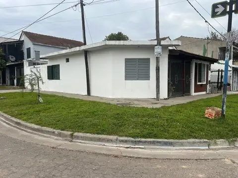 CASA EN VENTA LA PLATA PH FRENTE 2 DORMITORIOS