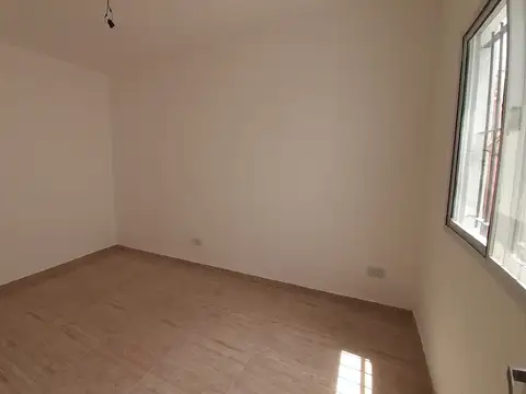San Juan 3200, Piso PB