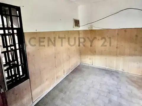 España 3200, Piso 0