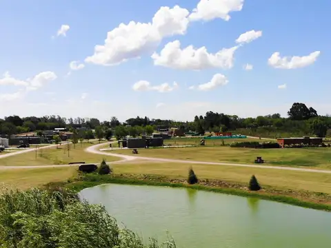 LOTE DE TERRENO EN BARRIO CERRADO "LAS CALANDRIAS"