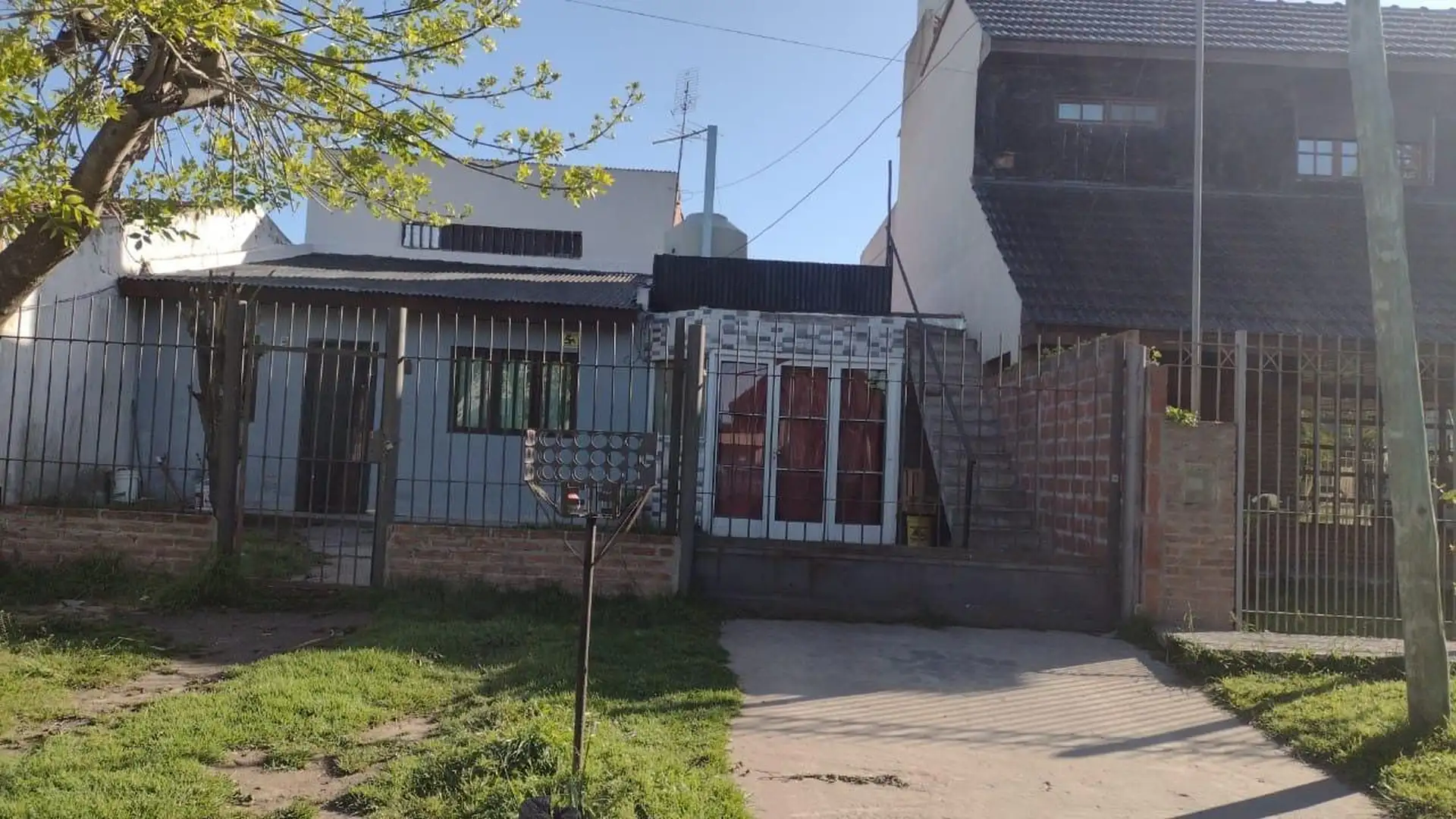 VENTA CASA 4 AMBIENTES MAS DEPARTAMENTO CON PATIO EN PUNTA MOGOTES