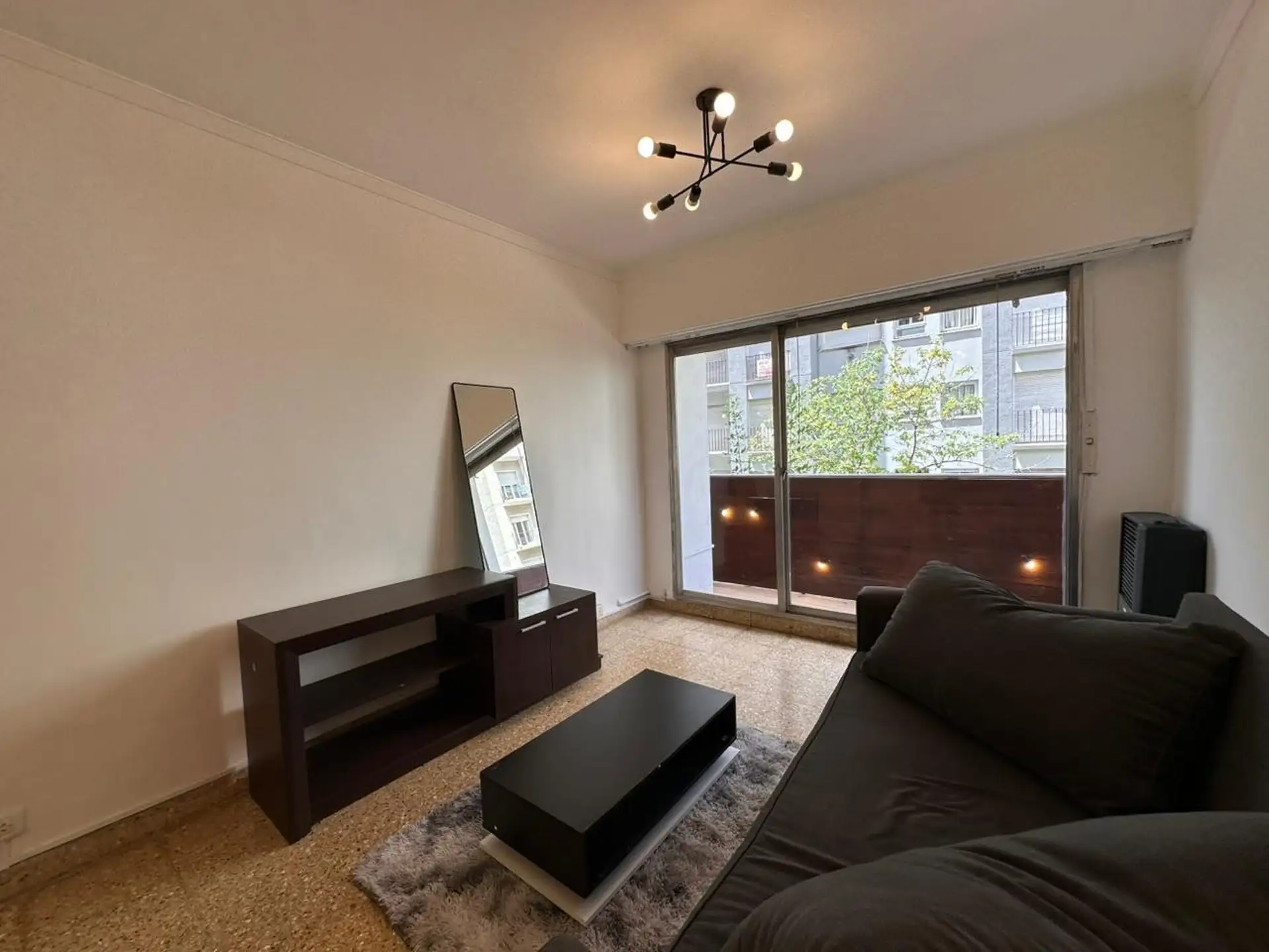 Venta departamento - 3 ambientes - A la calle - Con balcón - Centro - Mar del Plata