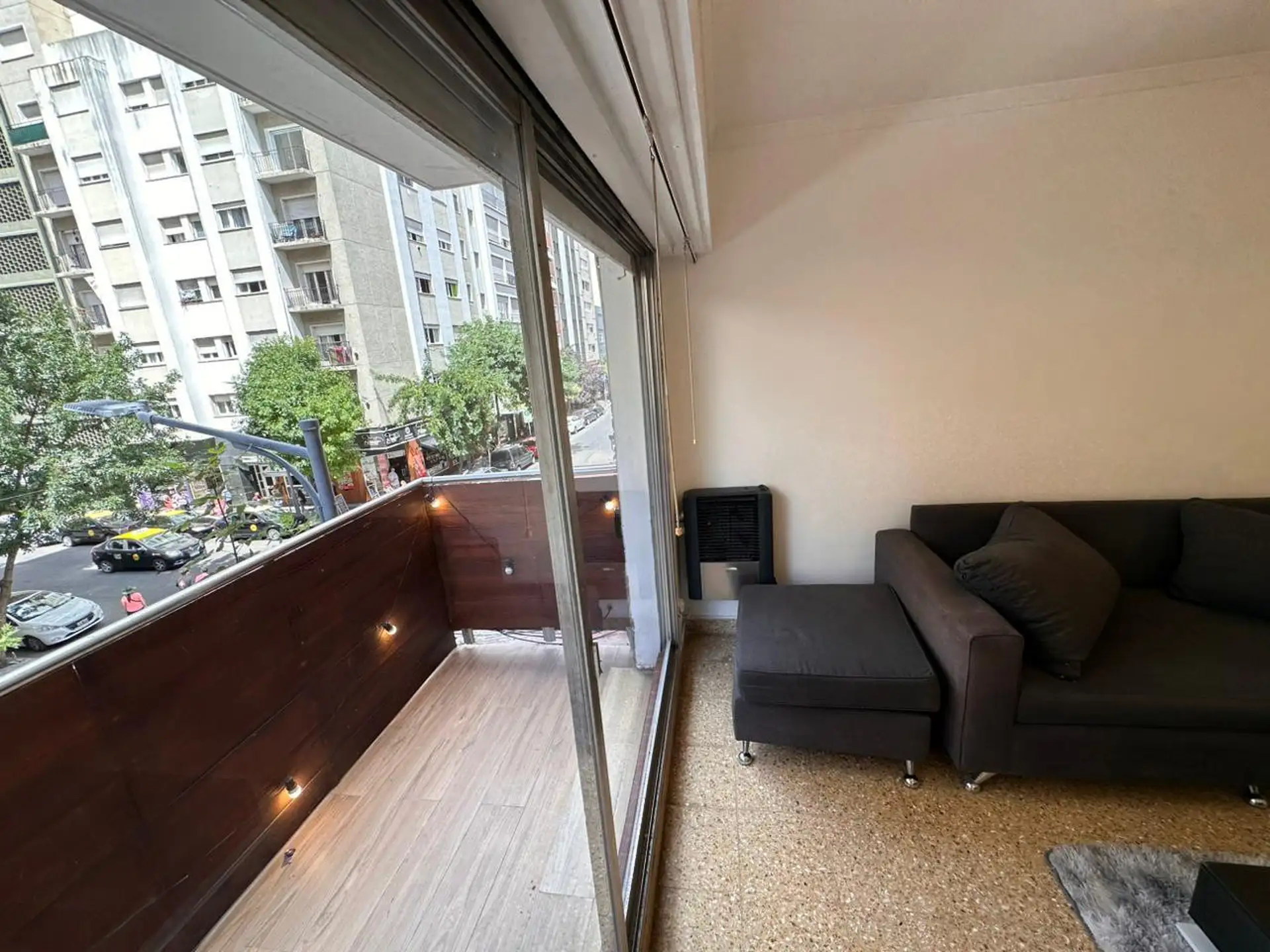Venta departamento - 3 ambientes - A la calle - Con balcón - Centro - Mar del Plata