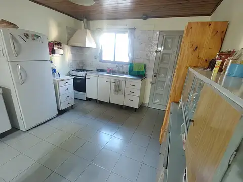 Dos Casas y Local Comercial en un Mismo Terreno