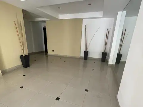 2 ambientes con Balcon con parrilla piso alto, muy luminoso