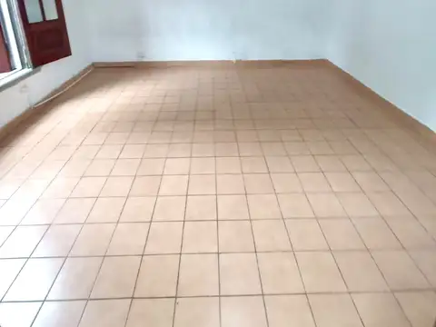 Casa 2 ambientes con 1 baño
