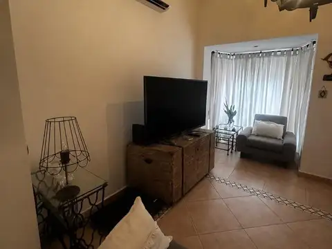 Casa 6 ambientes con 2 baños