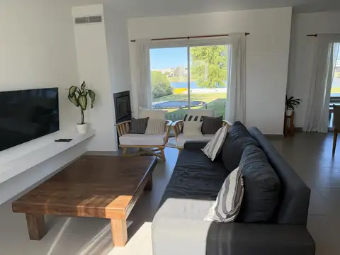Casa en Venta en El Cantón - Norte, USD 339.000