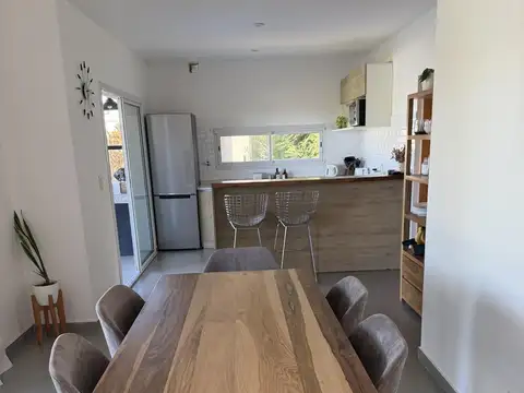 Casa 6 ambientes con 3 baños
