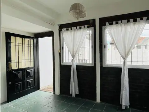 Depto Tipo Casa en Alquiler de 1 dormitorio