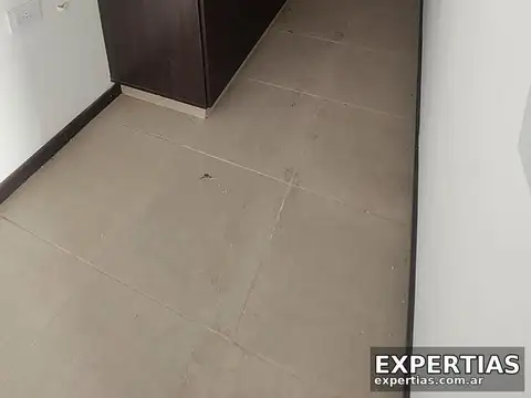 Se Vende Casa de Pasillo 1 Dorm. c/Patio en PB . Alberdi