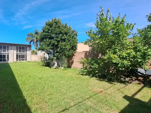 Terreno en Sauce Viejo 310 m² con salón construido – Ideal i