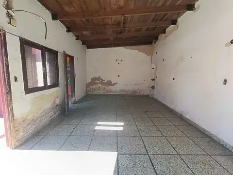 CASA EN VENTA EN BERISSO A RECICLAR