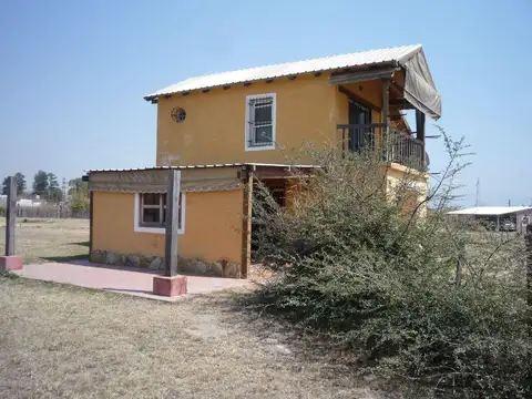 Av. Arturo Illia y acceso privado. Villa Los Álamos