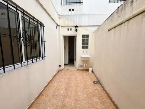 PH 2 AMBIENTES PB CON PATIO *SIN EXPENSAS* SEMI NUEVO 5AÑOS
