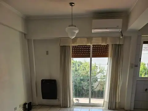 DEPARTAMENTO EN ALQUILER DE 2 AMBIENTES SAN TELMO MUY LUMINOSO A LA CALLE