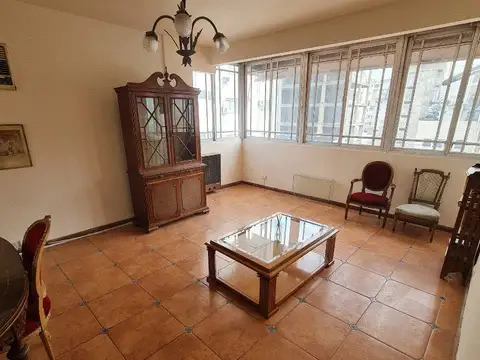 RIOBAMBA Y AV CORRIENTES, 2 DORMITORIOS, M/BUEN EDIFICIO, VISTA PANORAMICA.