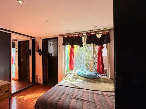 Casa 7 ambientes con 2 baños
