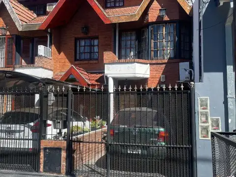 TRIPLEX EN VENTA SAN ANDRES 4 AMBIENTES