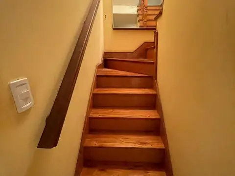 Depto Tipo Casa 4 ambientes con 2 baños