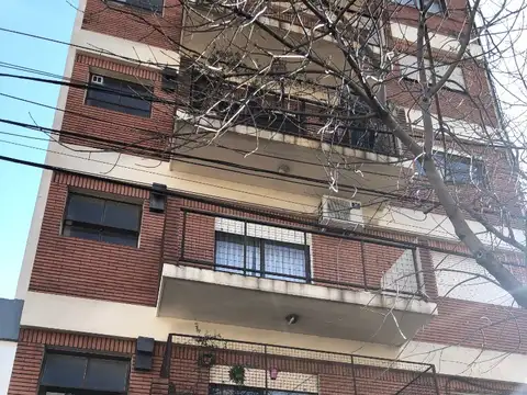 2 AMBIENTES CTFTE 34 MT CUB, MUY LUMINOSO,COCINA INDEP, BALCÓN FRANCÉS  SPLIT INSTALADO 