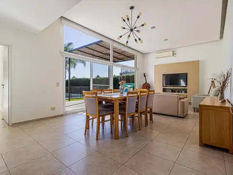 Casa en Venta al Este