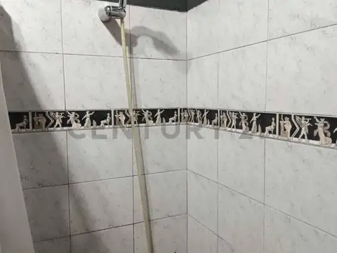 VENTA CASA - TIPO PH 4 AMBIENTES AL FRENTE BERNAL