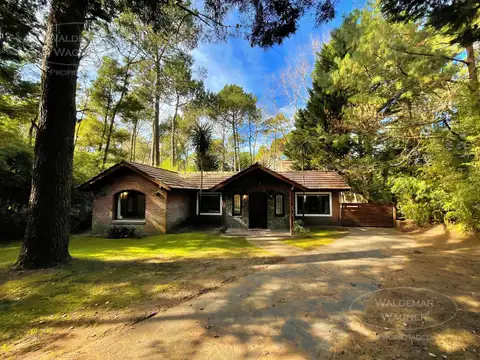 Casa en Venta en Carilo, USD 250.000
