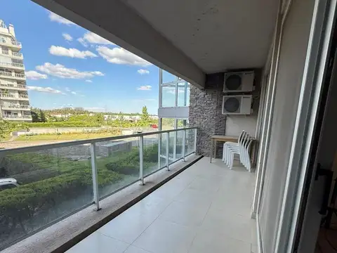 Departamento en Alquiler con 1 cocheras