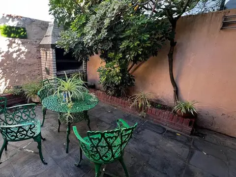 Depto Tipo Casa 4 ambientes con 2 baños