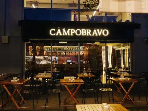 VENTA LOCAL COMERCIAL DE  CAMPO BRAVO DE 135 M2+ COCHERA , EN PUERTO MADERO