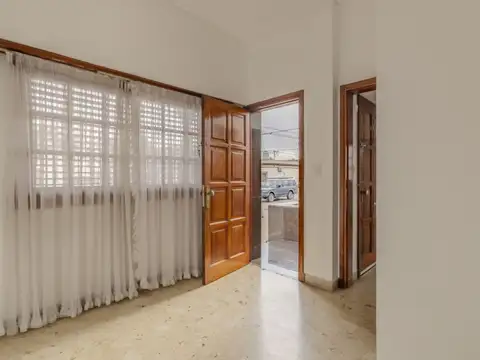 Casa en Venta, 3 Dormitorios en La Plata