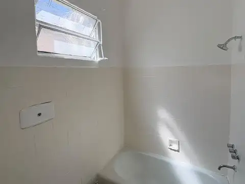Depto Tipo Casa en Alquiler 40 años