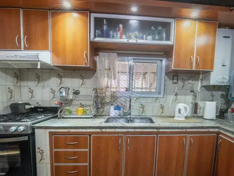 Casa 10 ambientes con 1 baño
