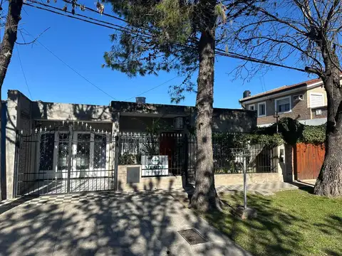 Casa en Fisherton con pileta y jardin