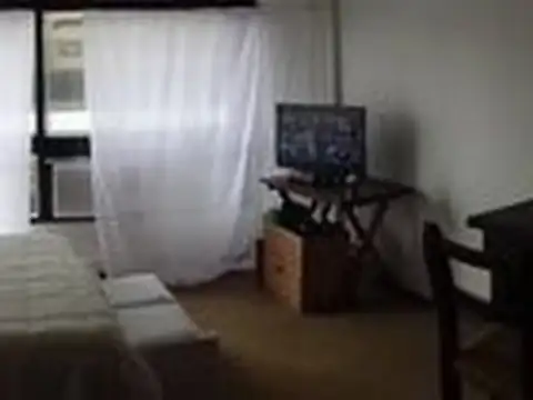 Centro, Maipu 500, piso 9, 1 amb, 40m2, u$s 500 + expensas+ servicios.