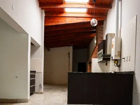 Casa 5 ambientes con 2 baños