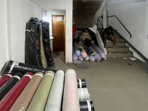 Local en Alquiler en Flores, USD 1.300