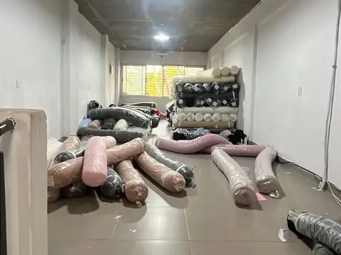 Local en Alquiler en Flores, USD 1.300