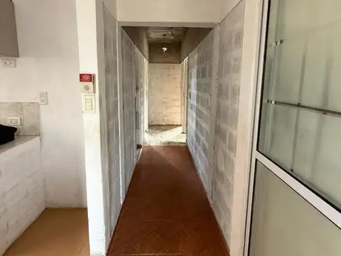 Casa 4 ambientes con 1 baño