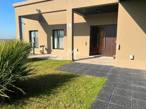 Casa en Venta en Las Calandrias, USD 210.000