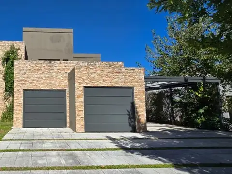 Casa en Venta en San Isidro Labrador, USD 520.000