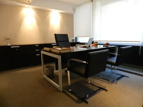 Oficina en Venta con 2 cocheras